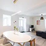Town Square House شقة